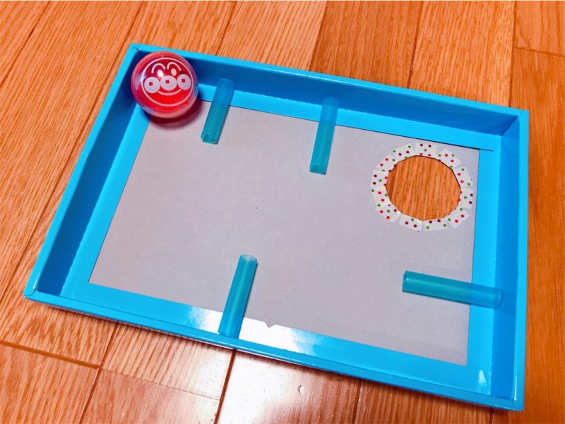 作り方紹介 体の機能を向上させる ボール落としゲーム 双子ママの育児を楽しむアイディア箱
